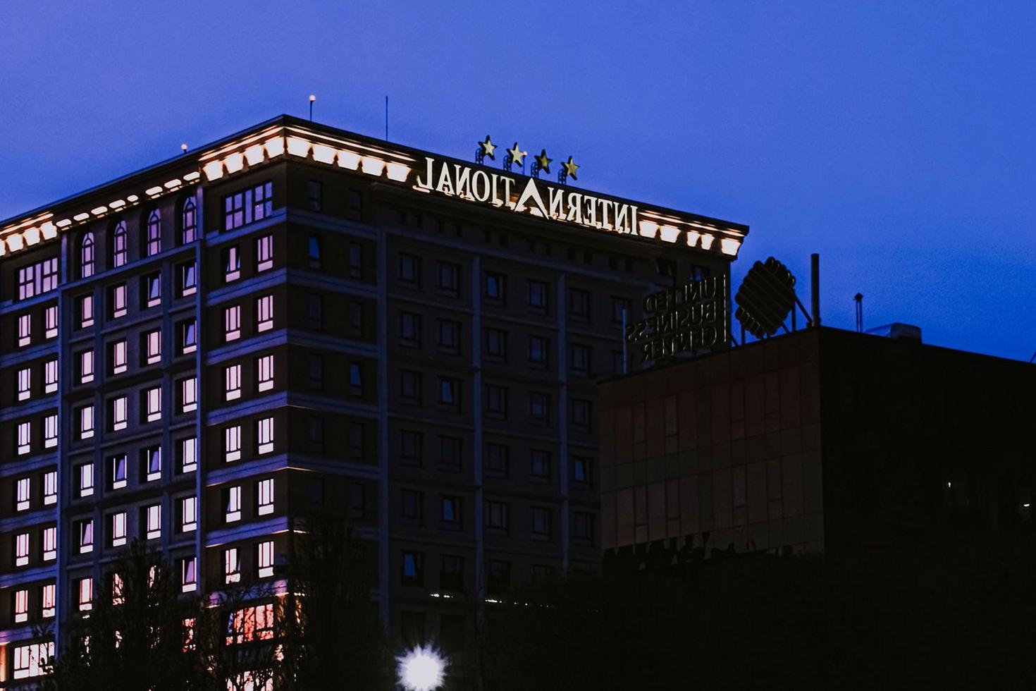Joyquora Hotel Exterior Dusk